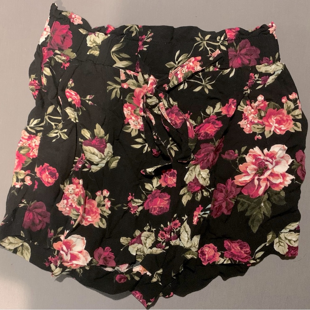 Flower shorts with pockets